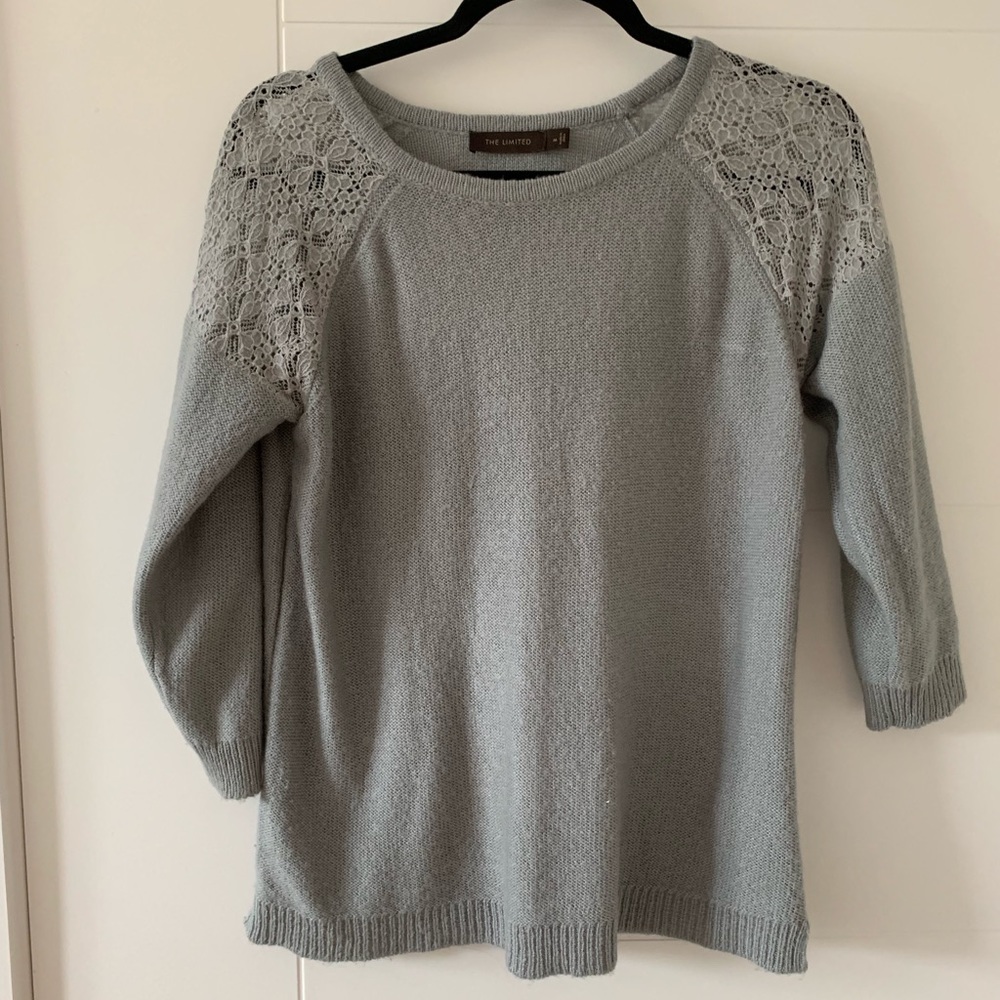 Limited light grey sweater with lace detail medium